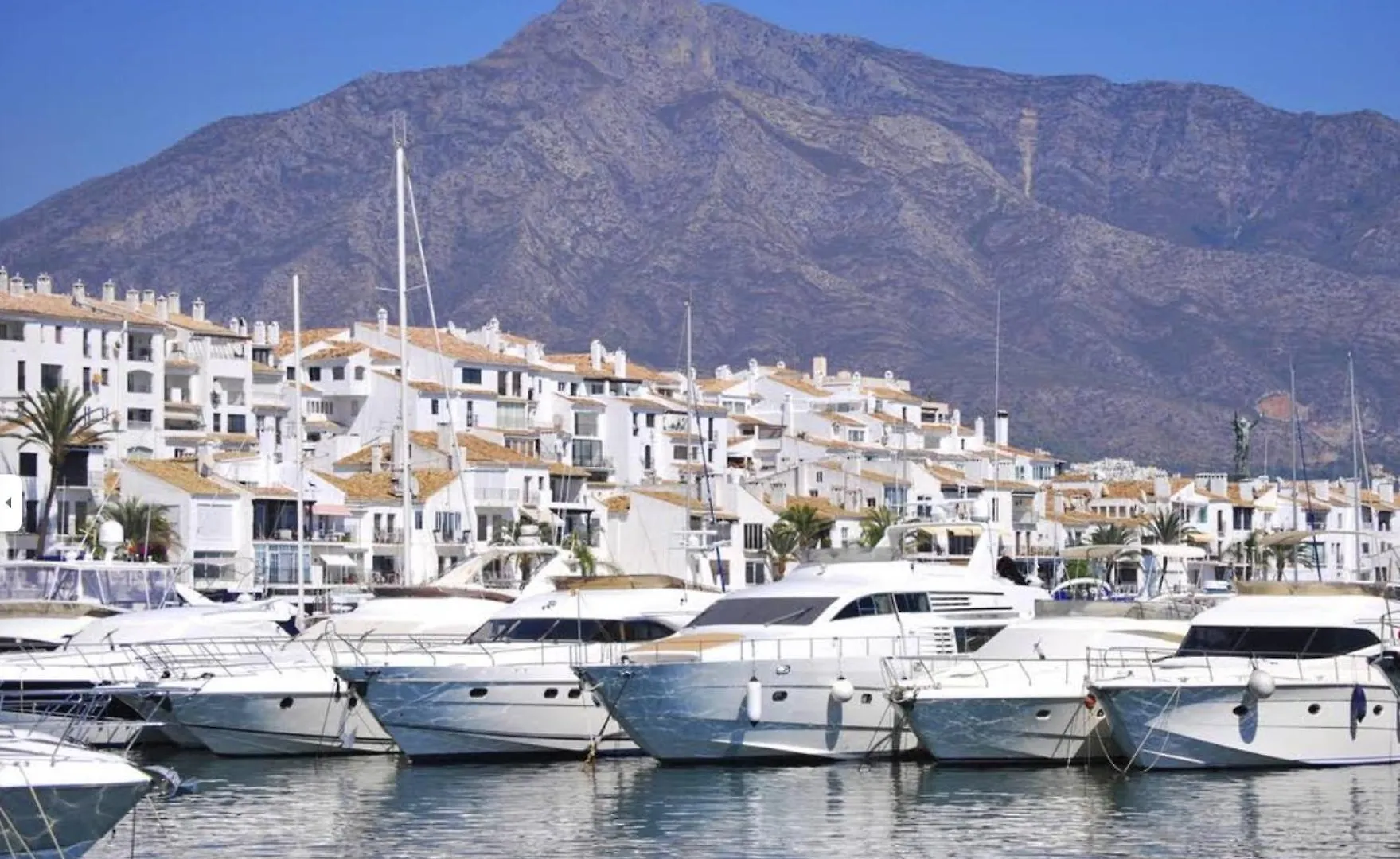 Luxury Villa With Jacuzzis Near Puerto Banus Marbella